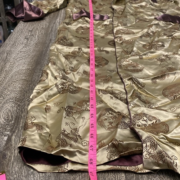 Vintage Solz Squirrell Satin Smokers Robe size 44 made in hangzhou China - Picture 6 of 7